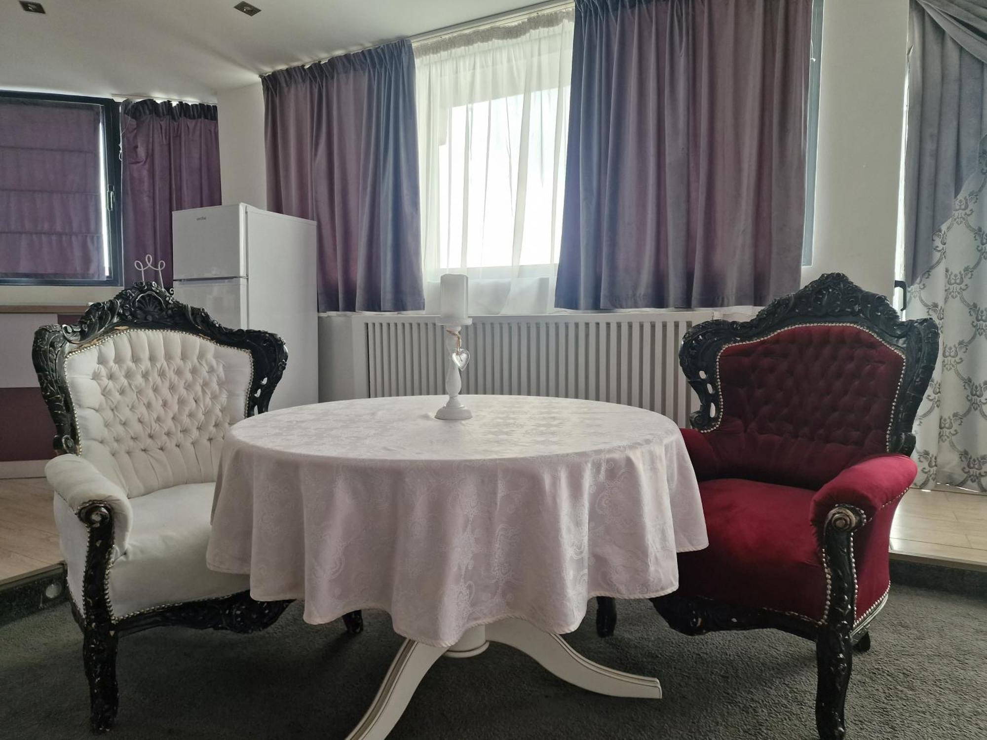 Hotel Jolie Apartments Galati  Ngoại thất bức ảnh