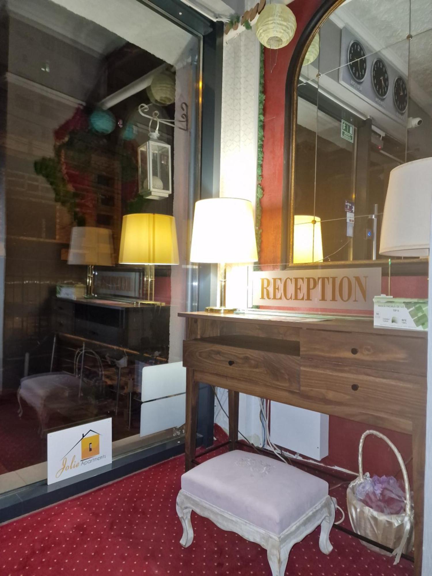 Hotel Jolie Apartments Galati  Ngoại thất bức ảnh