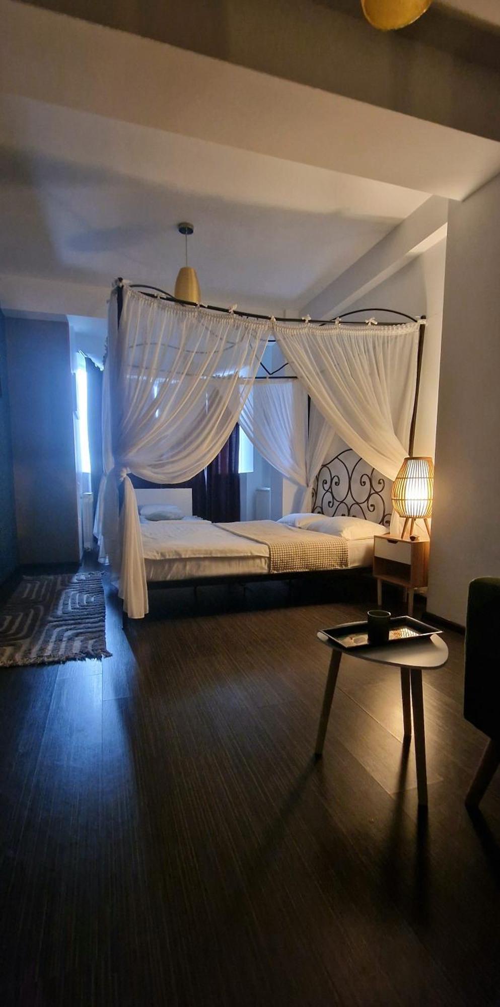 Hotel Jolie Apartments Galati  Ngoại thất bức ảnh