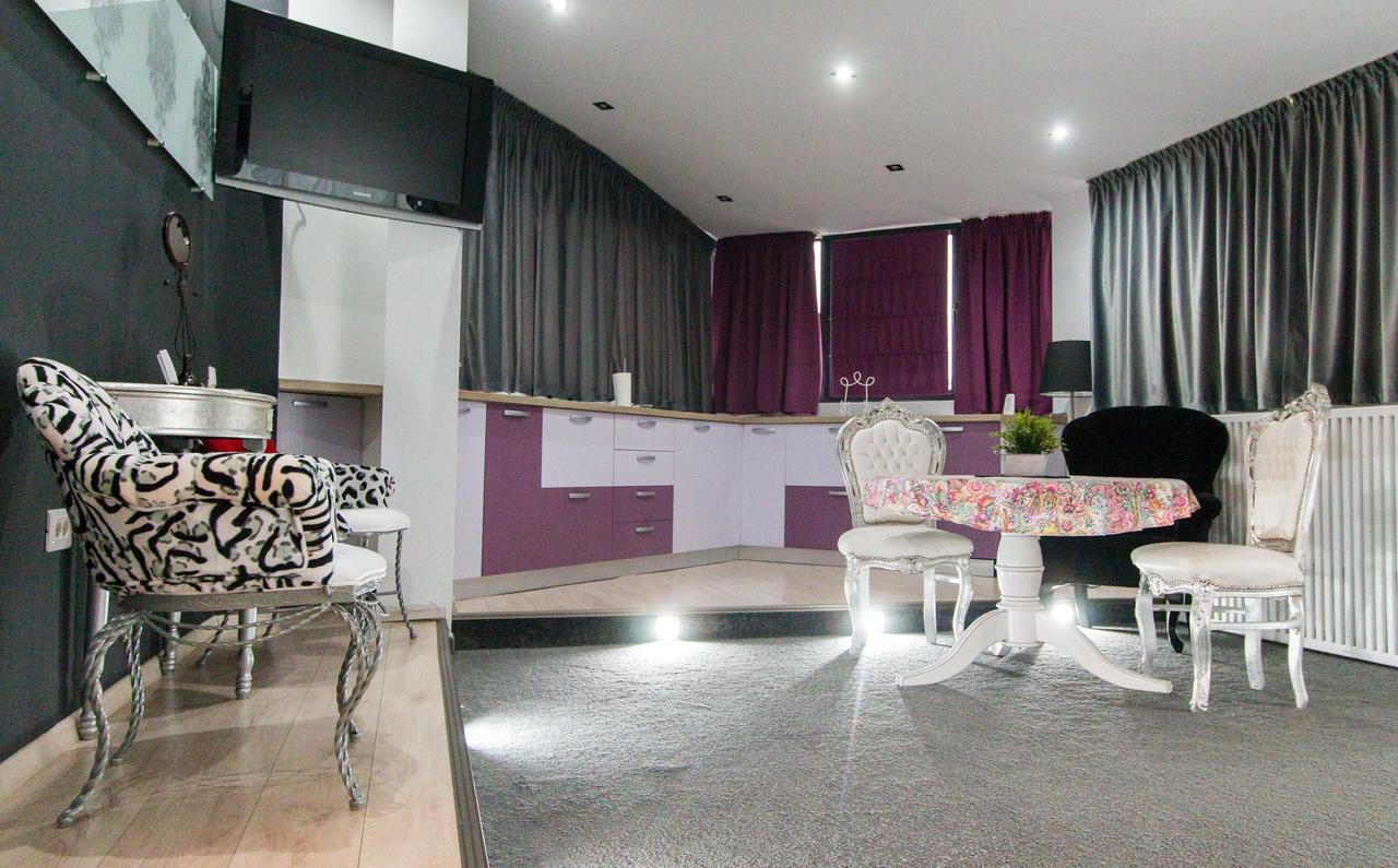 Hotel Jolie Apartments Galati  Ngoại thất bức ảnh