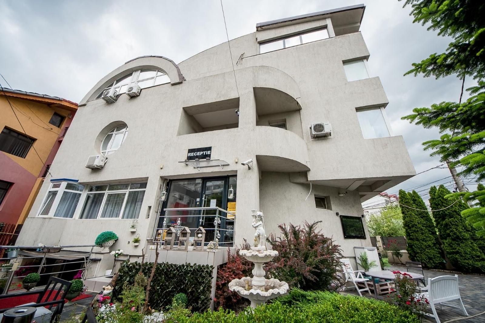 Hotel Jolie Apartments Galati  Ngoại thất bức ảnh